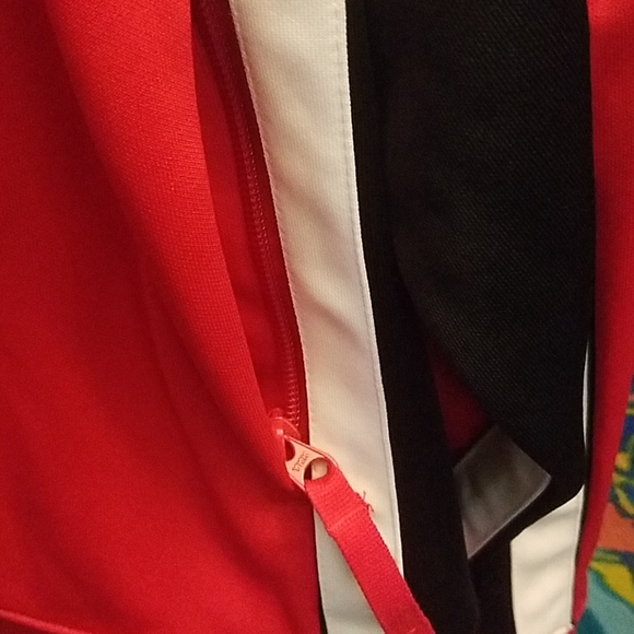 NWT Nike Air jacket in Red w/ Design on the Back - Picture 8 of 11